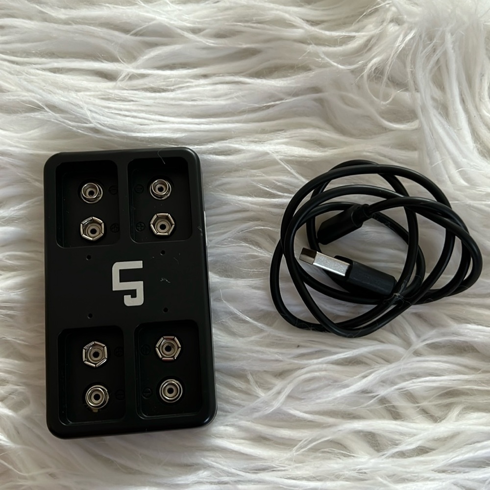 LP 9V Rechargeable Battery Charger
